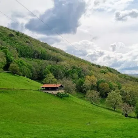 Maison d'hôtes Armada Sacra A Teixeira Ourense